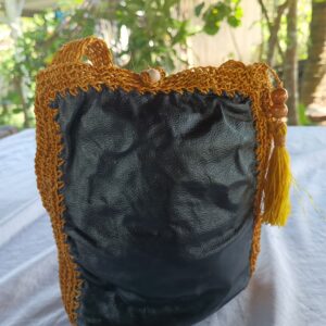 Bolso Ámbar artesanal tejido a mano con fibra de chambira amazónica